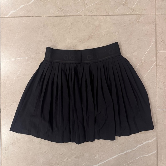 ALO Yoga Black Pleated Wrap Athletic Skort - Picture 5 of 5